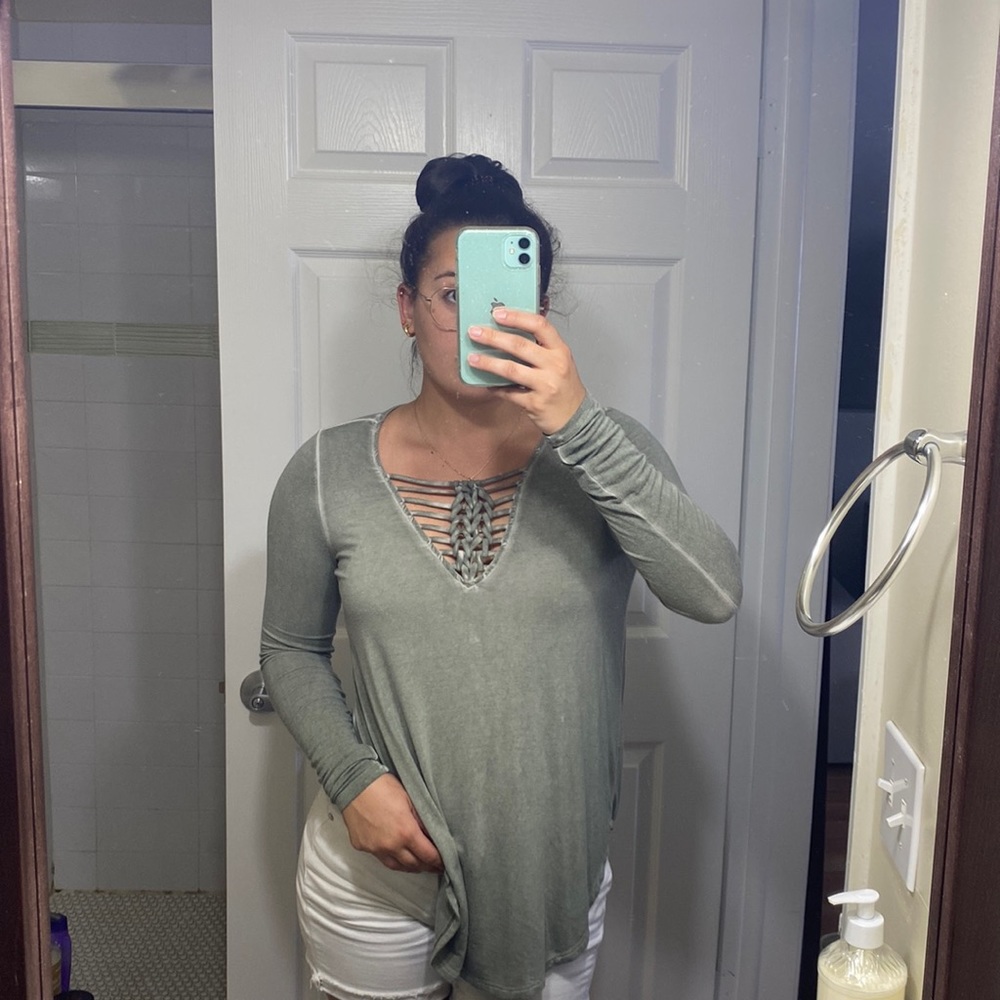 American Eagle long sleeve shirt